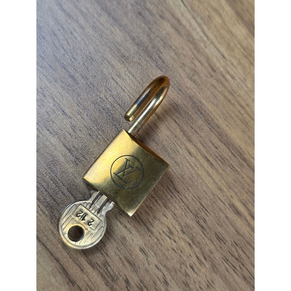 Louis Vuitton Padlock and Key 212 Gold Brass Good Authentic LV Charm Accessory - Picture 4 of 4